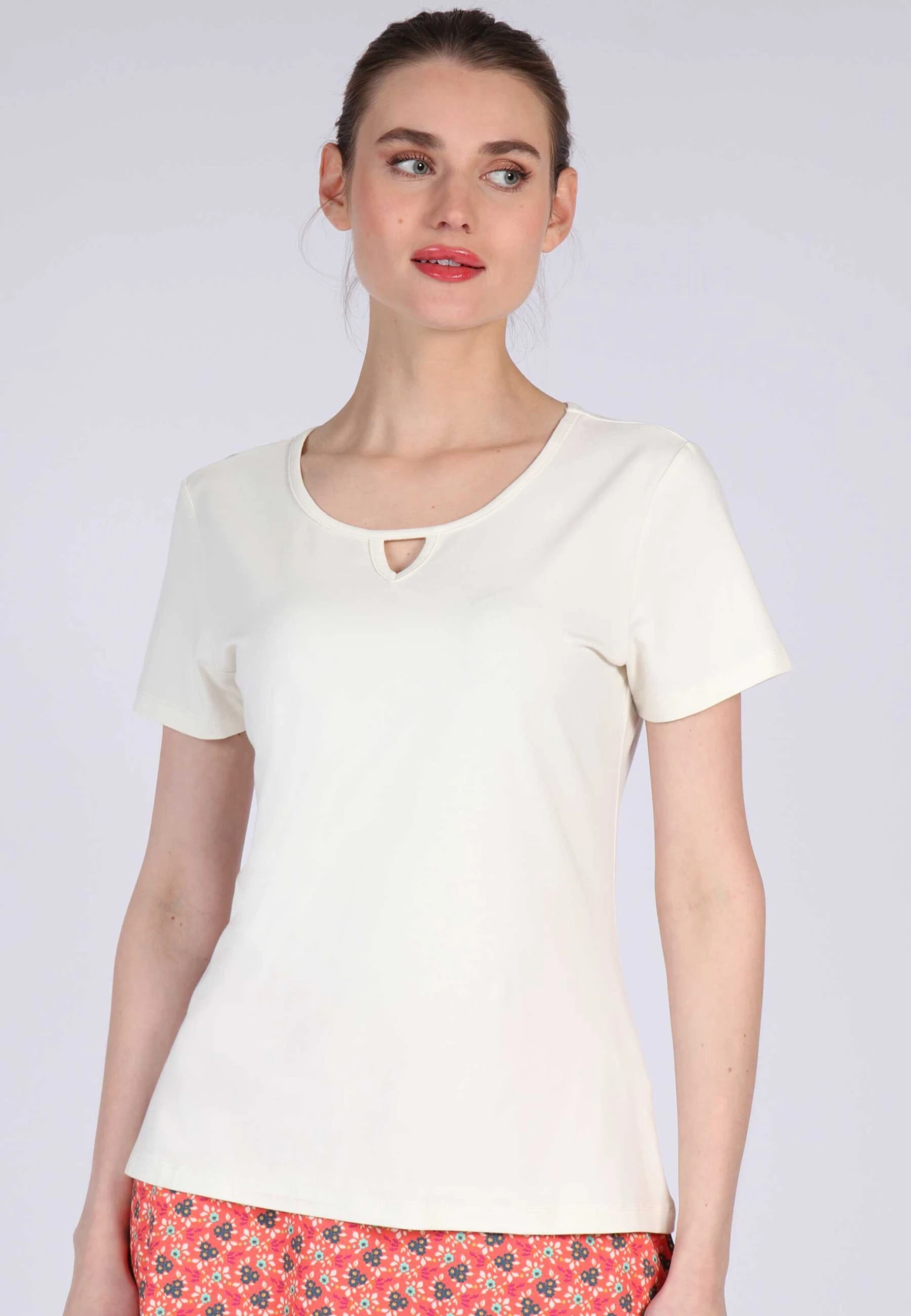T-Shirt Vicky - Ivory 3 T-Shirt Vicky - Ivory