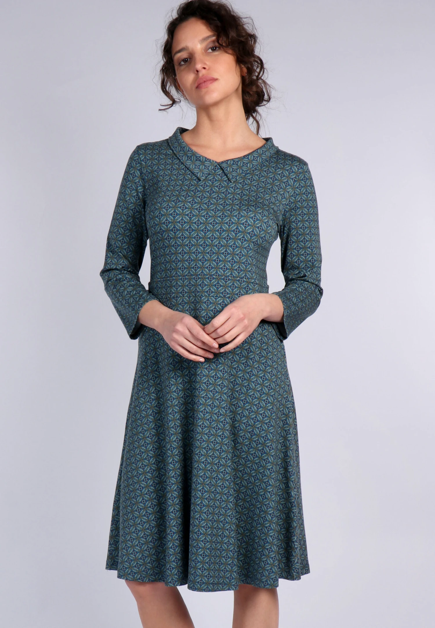 Kleid Cocolie Geo Flower - Deep Ocean 3 Kleid Cocolie Geo Flower - Deep Ocean