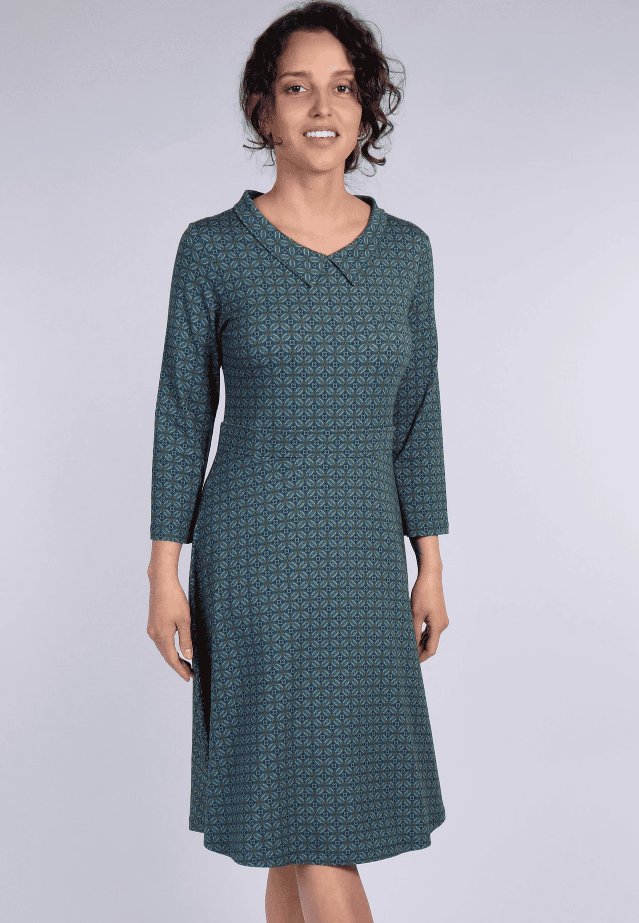 Kleid Cocolie Geo Flower - Deep Ocean 5 Kleid Cocolie Geo Flower - Deep Ocean – Bild 3