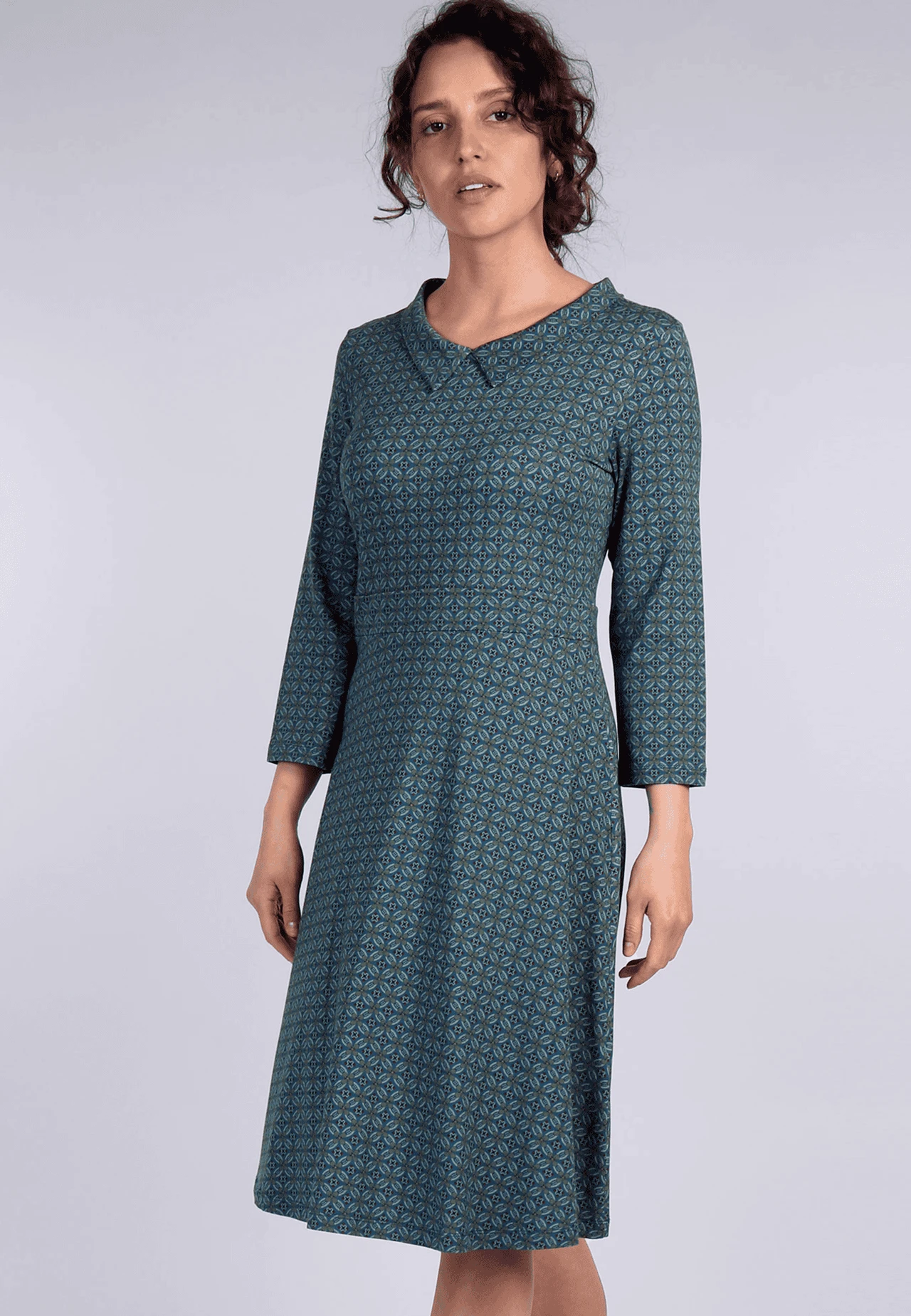 Kleid Cocolie Geo Flower - Deep Ocean 6 Kleid Cocolie Geo Flower - Deep Ocean – Bild 4